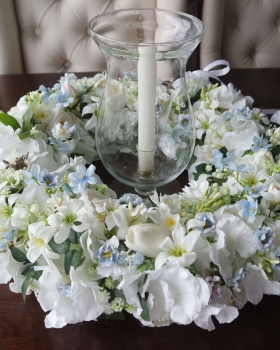 Detal kwiatów – biały wianek Porcelanowy ogród sztuczny wianek handmade